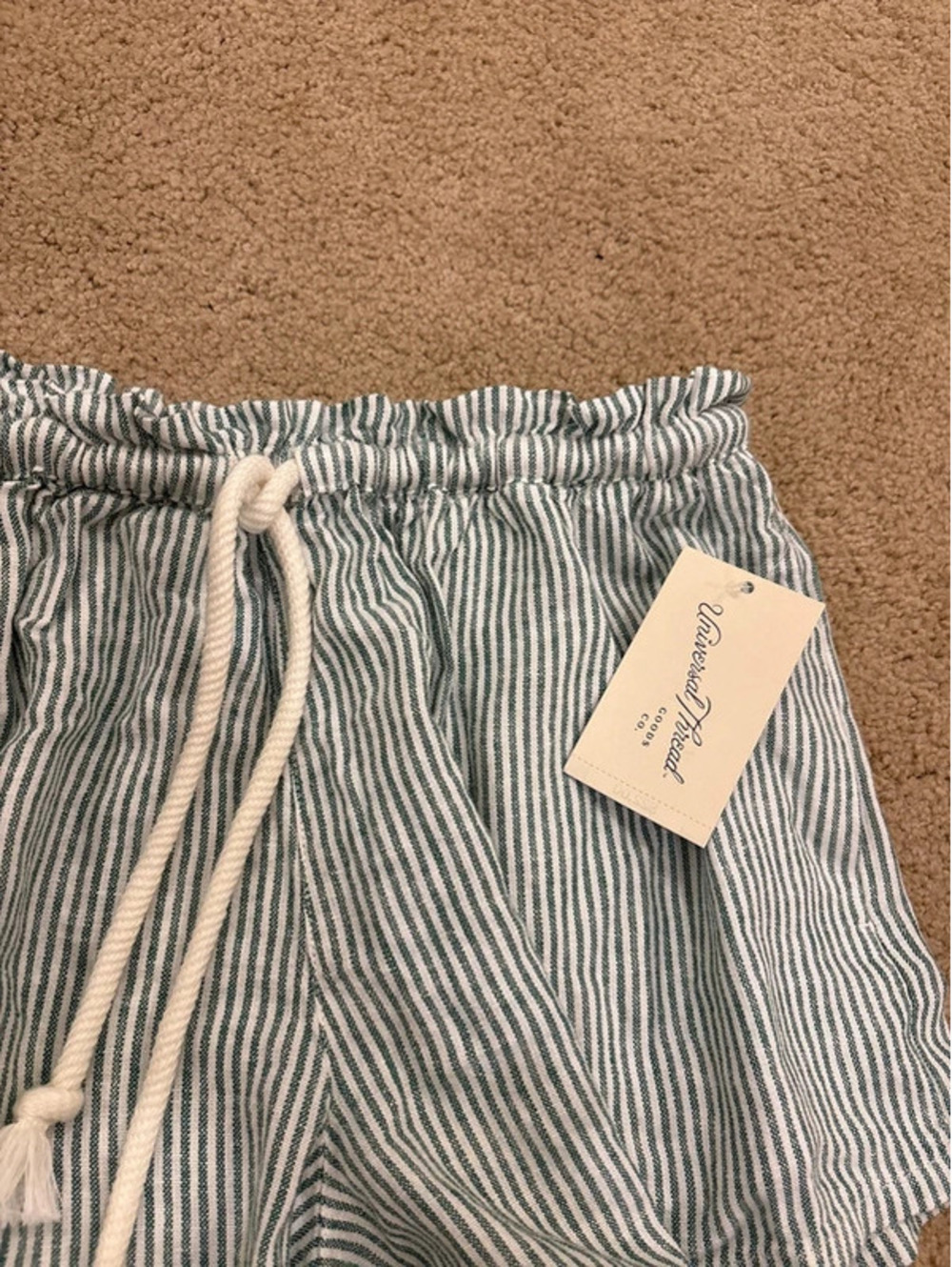 universal thread shorts - Picture 2 of 3